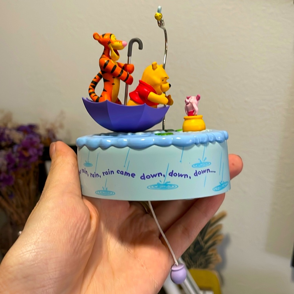 GENUINE Hallmark Keepsake Ornament‎ 2017 Winnie the Pooh A Blustery Day - Sound